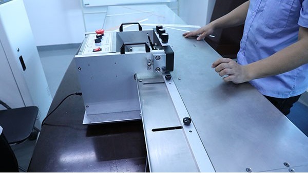 全自動點膠機生產