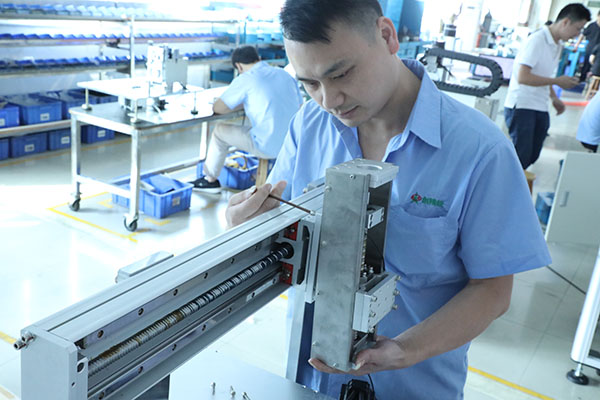 深圳自動點膠機廠家