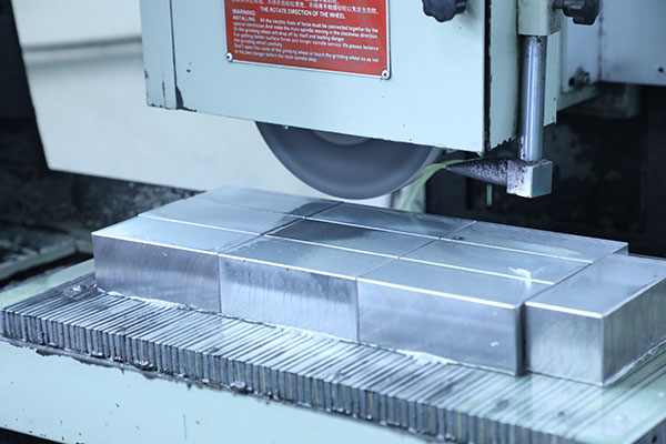 半自動點膠機廠家