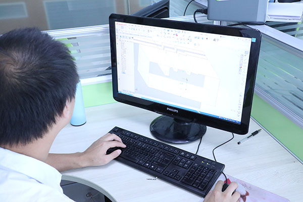 桌面型全自動點膠機(jī)加工