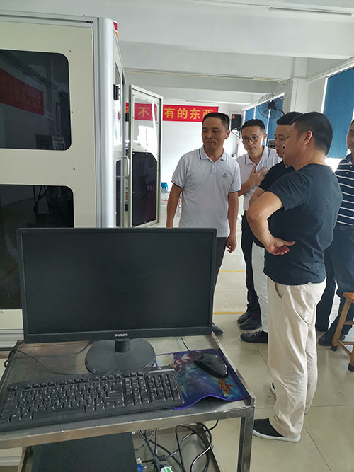 視覺全自動點膠機(jī)客戶