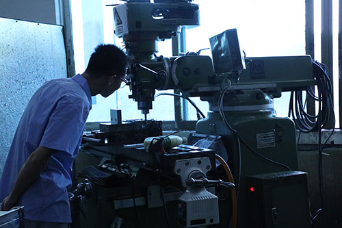 深圳全自動(dòng)點(diǎn)膠機(jī)哪個(gè)品牌好