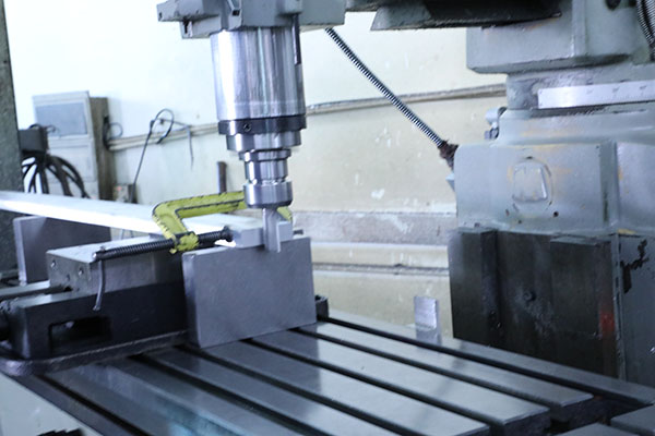 深圳全自動點膠機(jī)價格