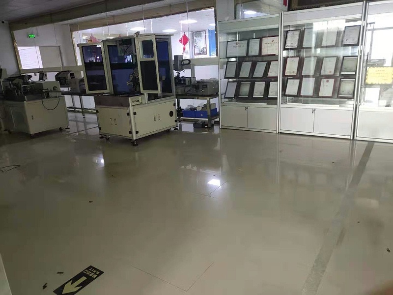 深圳點(diǎn)膠機(jī)