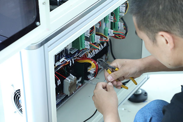 深圳三軸點(diǎn)膠機(jī)生產(chǎn)廠家