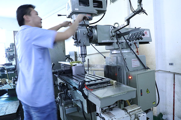 智能視覺(jué)點(diǎn)膠機(jī)廠家